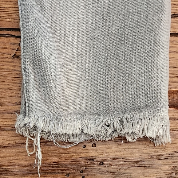 Dl1961 Chloe Skinny Frayed Hem Jeans Size 2 Color Grey or Howl - Picture 13 of 16